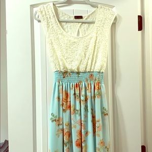 A long white and blue dress